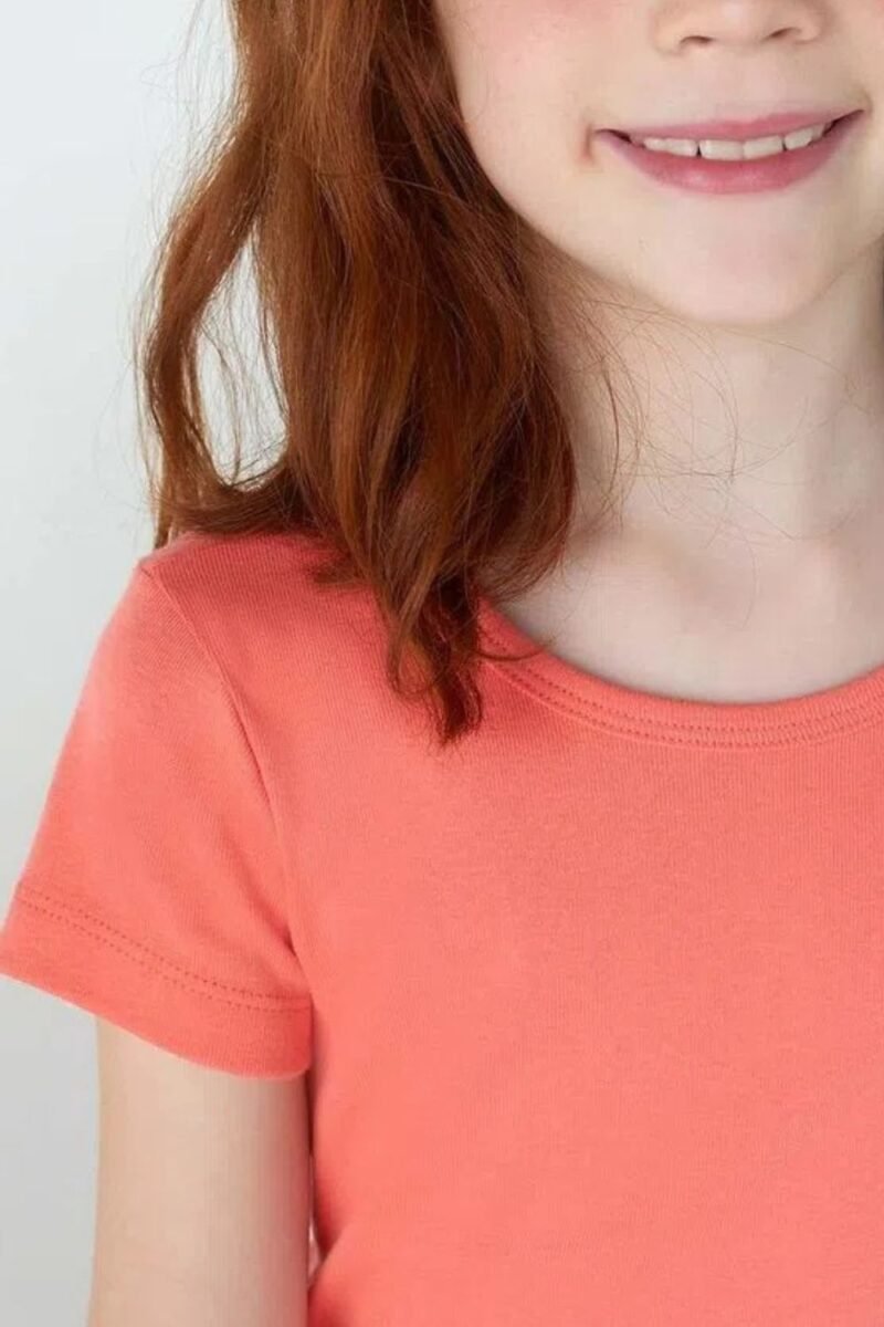 etiqueta-kids-comprar-moda-infantil-online-comprar-roupas-infantis-na-internet-roupa-de-meninas-blusa-basica-infantil-slim-manga-curta -hering-5CML (10)