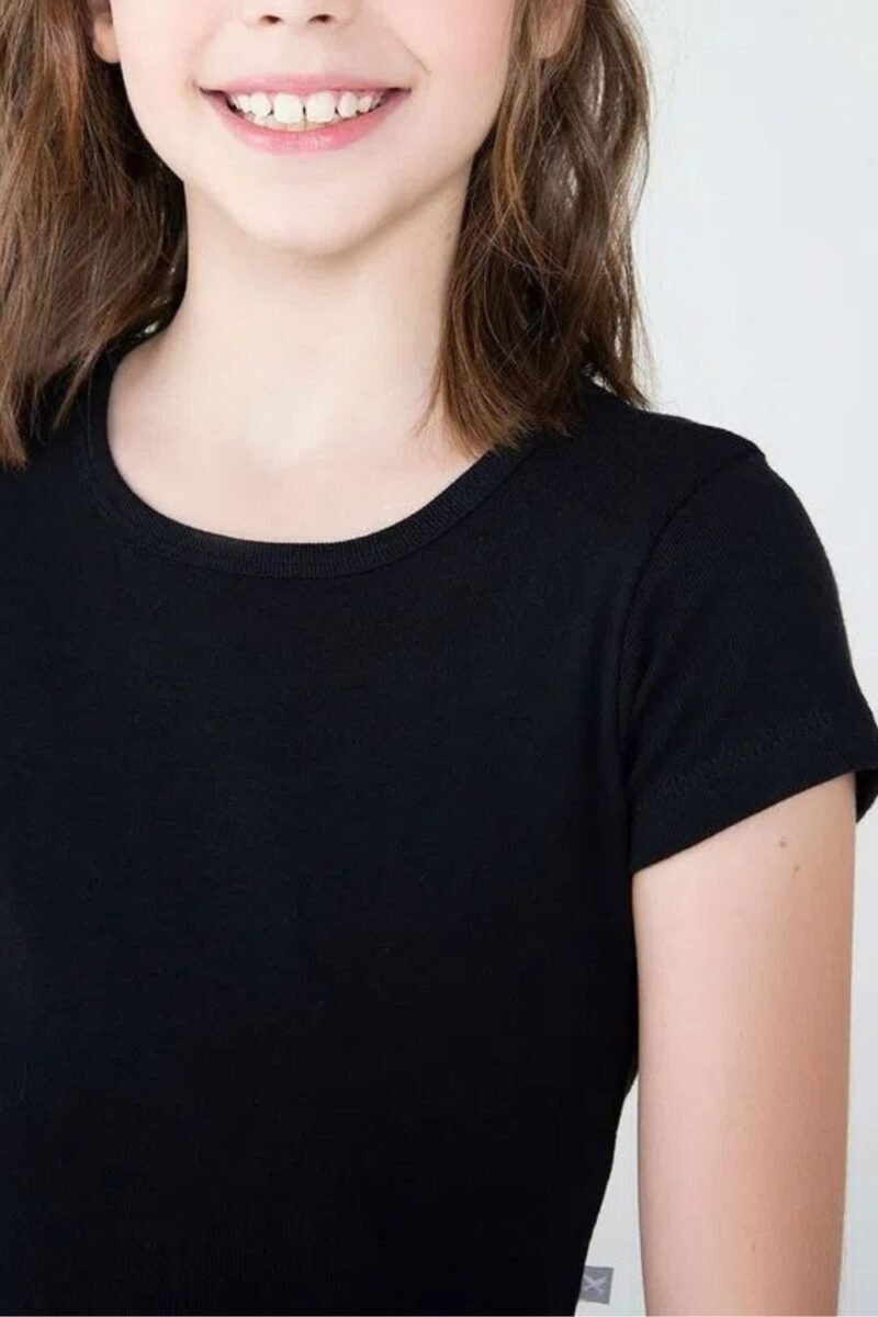 etiqueta-kids-comprar-moda-infantil-online-comprar-roupas-infantis-na-internet-roupa-de-meninas-blusa-basica-infantil-slim-manga-curta -hering-5CML (2)